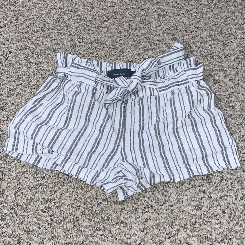 Tie shorts